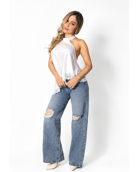 Jean straight azul claro con rotos - vista frontal